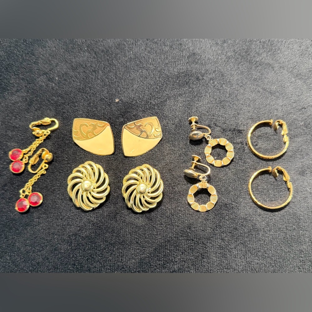 Vintage! Gold-Tone Clip-On Earring Set of 5